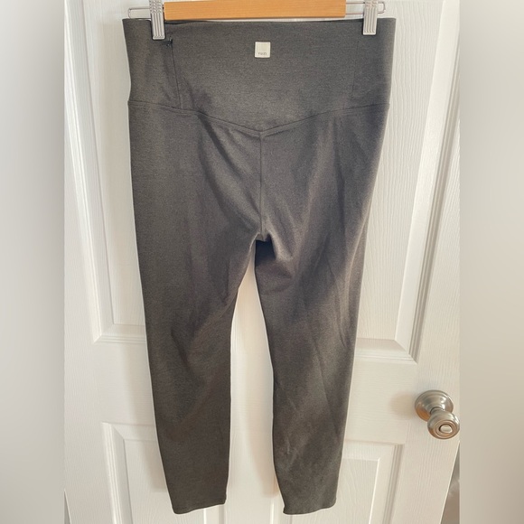 Vuori Olive Green Leggings L - Picture 3 of 3